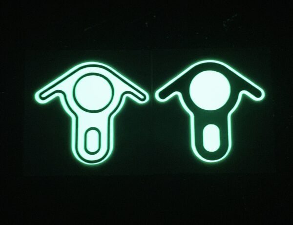 Figure Eight Descender in Black Center or Black Outline